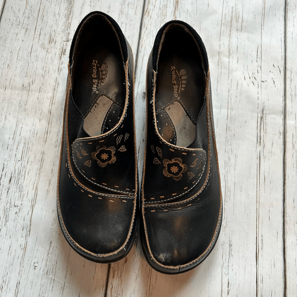 Spring Step Burbank slip on brown embossed shoes Size 9.5 - Picture 2 of 12